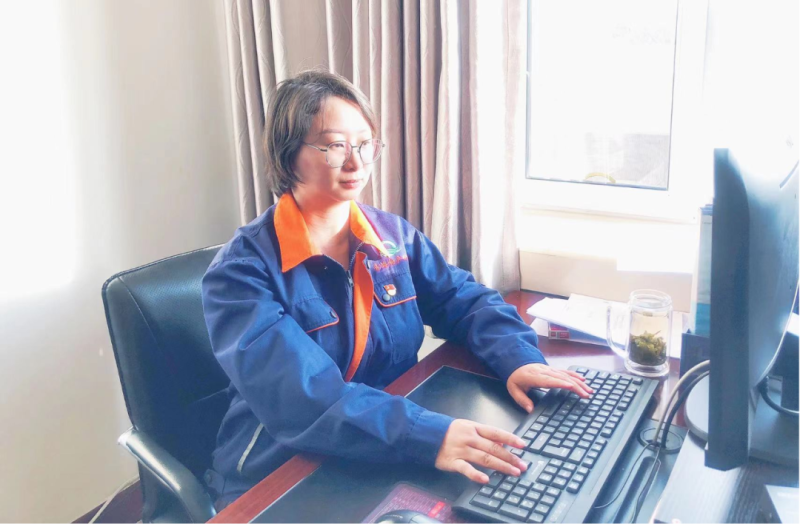省物產(chǎn)集團黨務(wù)工作者、先進模范持續(xù)熱議黨的二十大精神（二）